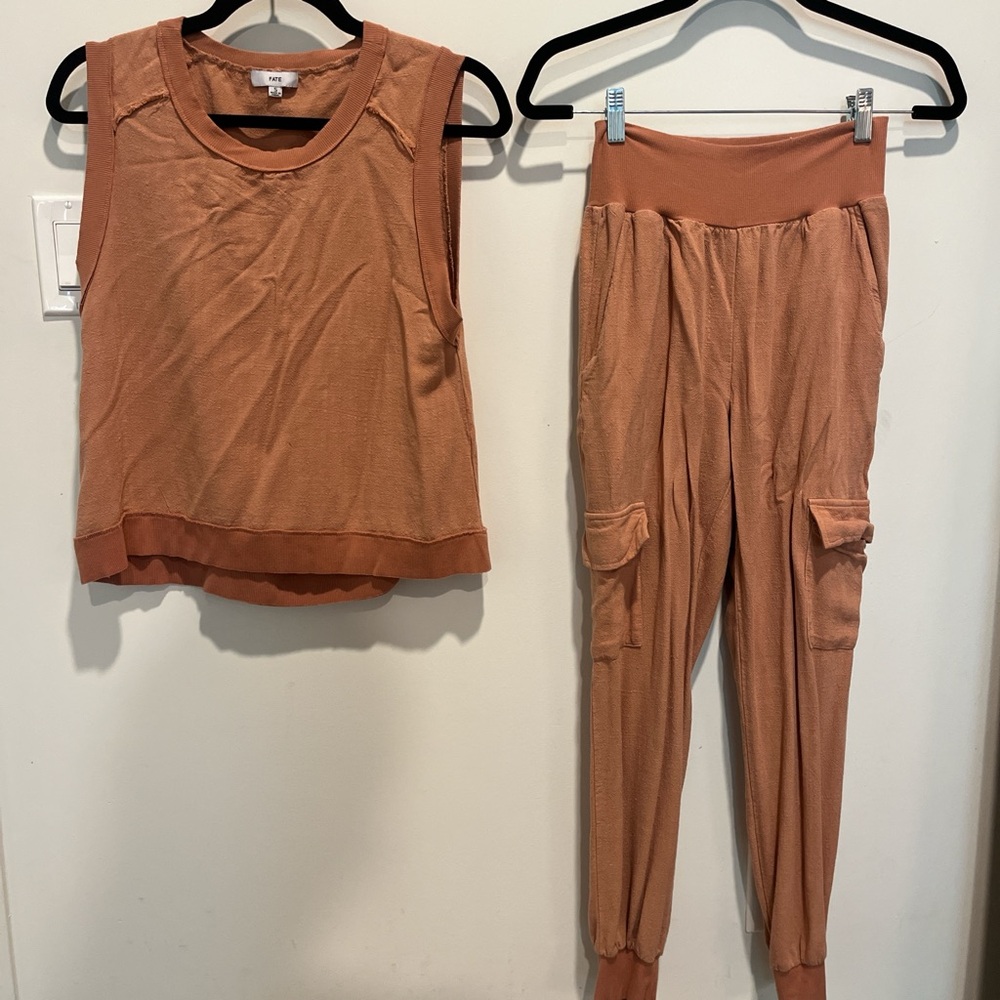Salmon colored sleeveless top and jogger set - Nordstrom Rack, Size S